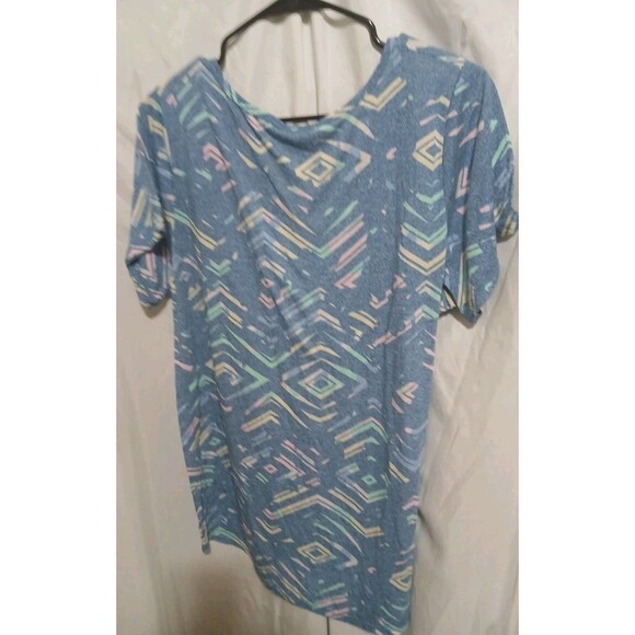 Lularoe Women's XL Blue & White Southwestern Pattern Short Sleeve Tshirt Top - Picture 6 of 8
